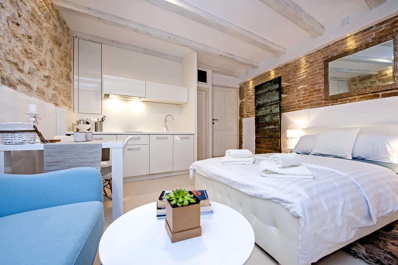 Luna Rooms And Studios Rovinj Exterior photo