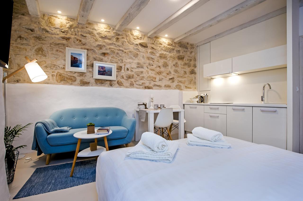 Luna Rooms And Studios Rovinj Exterior photo